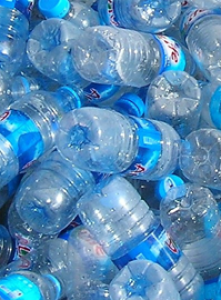 Deșeuri din: Plastic 40% PET 60%